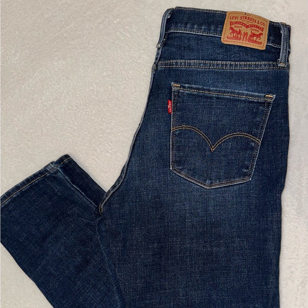 Levi’s - 311 Shaping Skinny